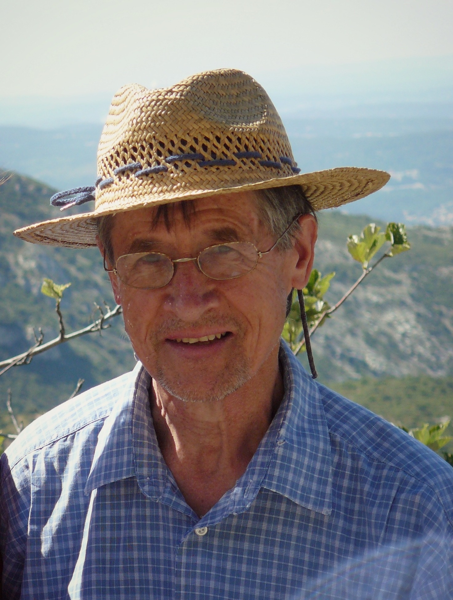 Claude PARADIS