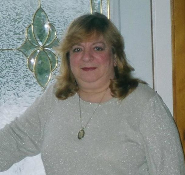 Claire SANTEUSiANO