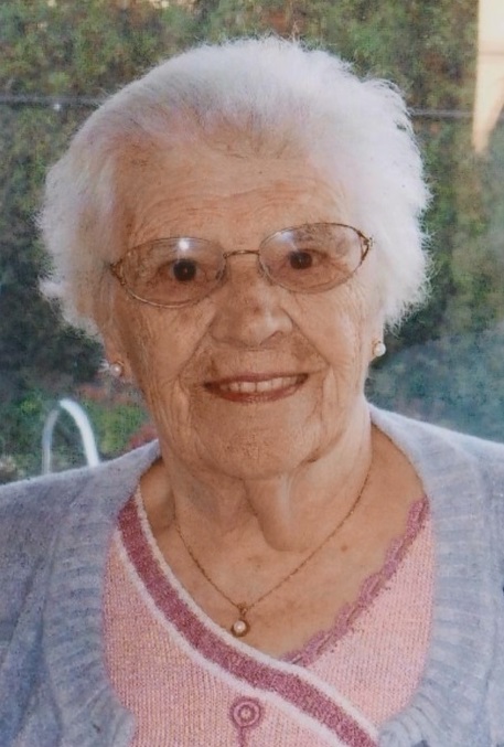 Yvette Lavoie (née Lortie)